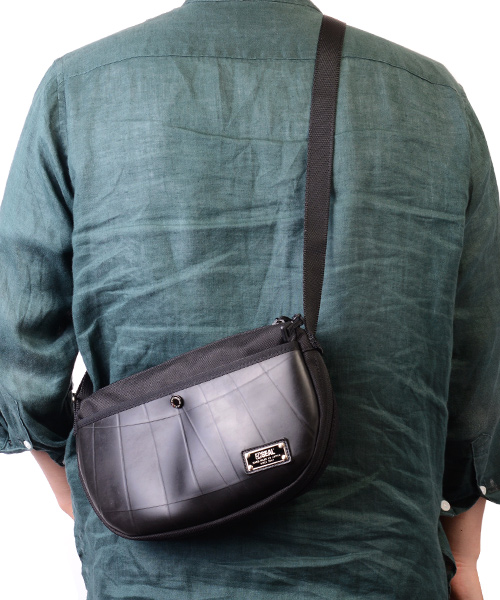 [ NEW ] 本革登場！ サコッシュ 本革 メンズ ショルダーバッグ レディース ポシェット ショルダー レザー ミニショルダー フラットポーチ  帆布 斜め掛け 小さめ サコッシュバッグ　ユニセックス 旅行 シンプル アウトドア PORTLA PL1101 | TRANSIC - メンズ 